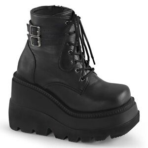 Demonia Shaker - 52 boots